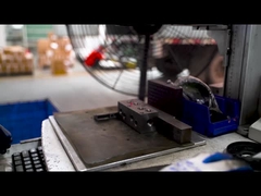 製品のバリ取り